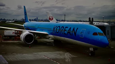 석양과 국적기