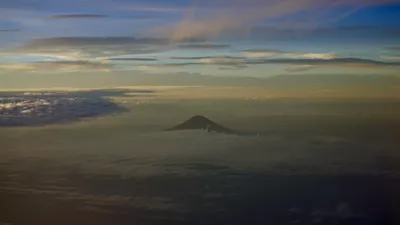 석양, 구름, 산봉우리…