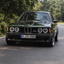 BMW 323i 재해석